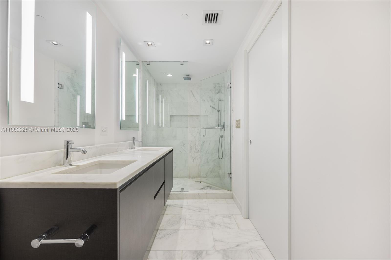 1451 Brickell Ave # 1901