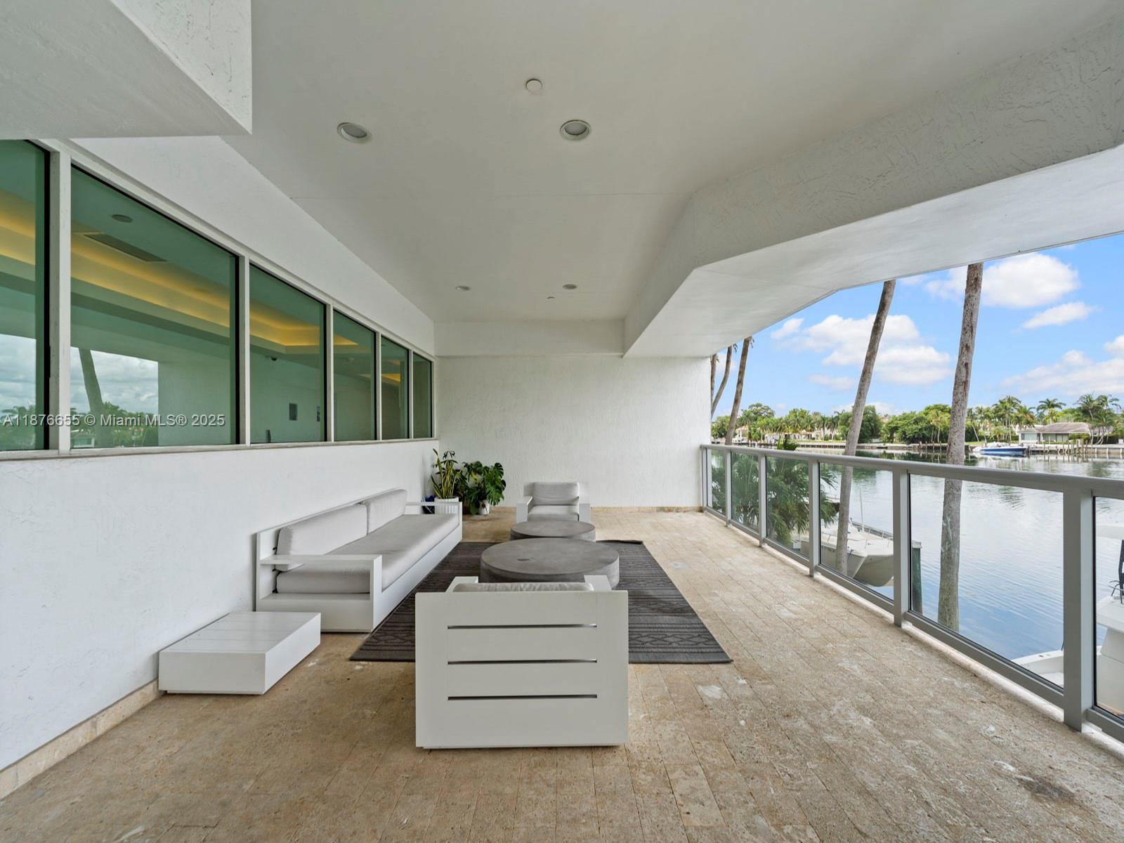 5900 Collins Ave # 1201