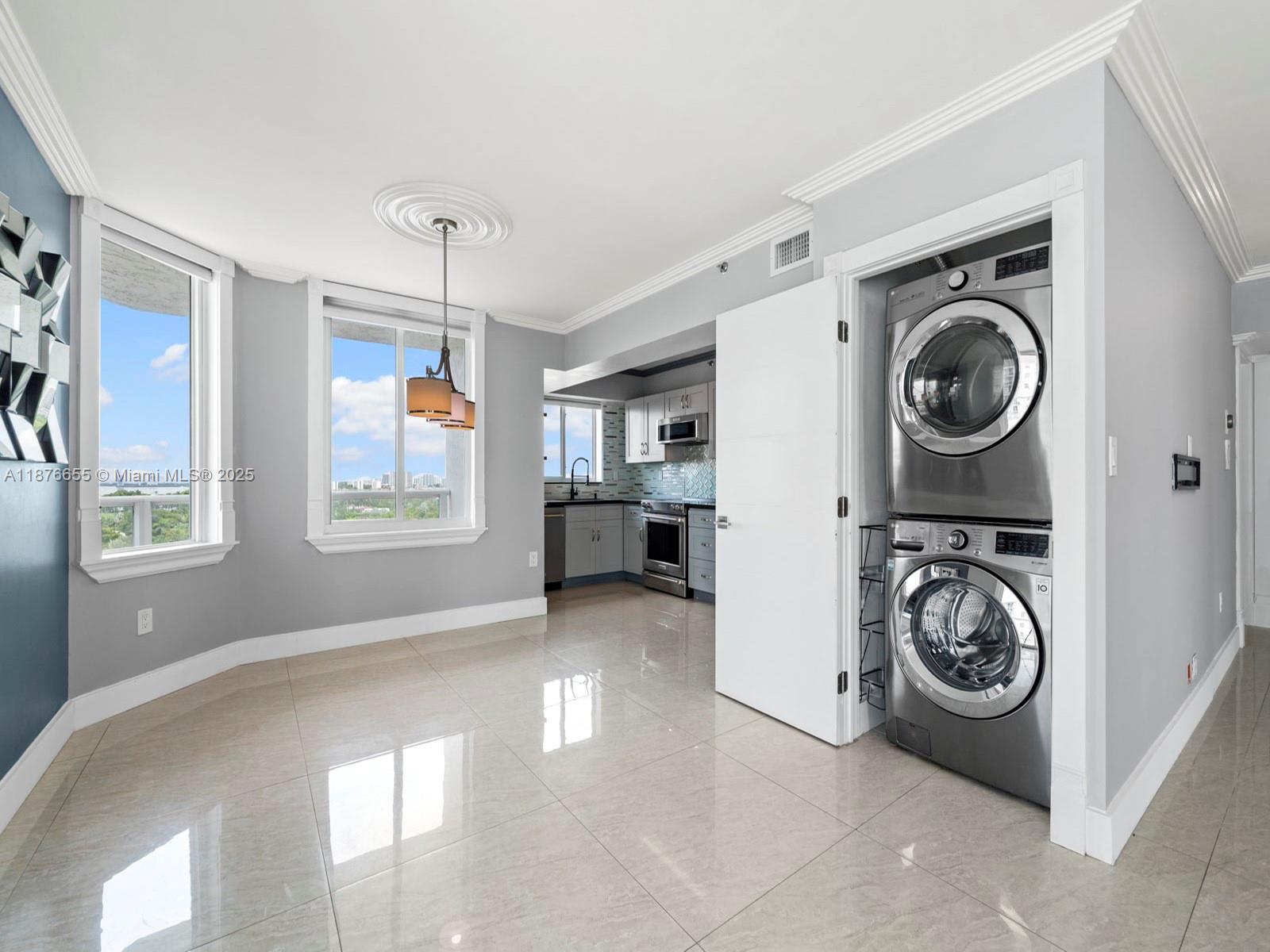 5900 Collins Ave # 1201