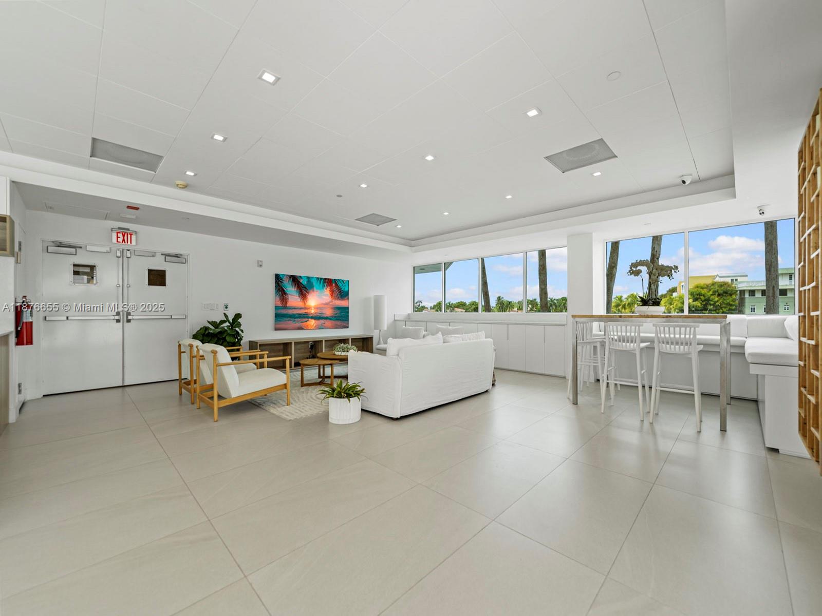 5900 Collins Ave # 1201