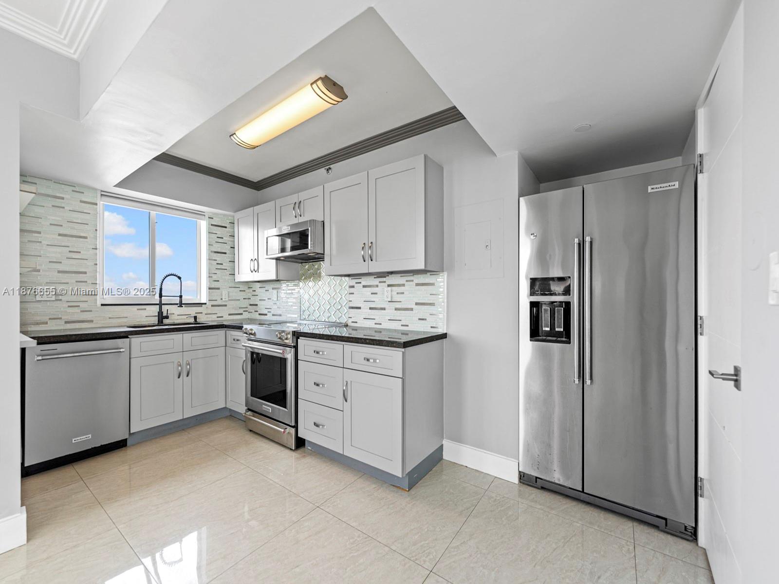 5900 Collins Ave # 1201