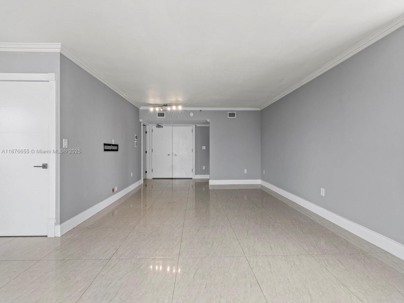 5900 Collins Ave # 1201