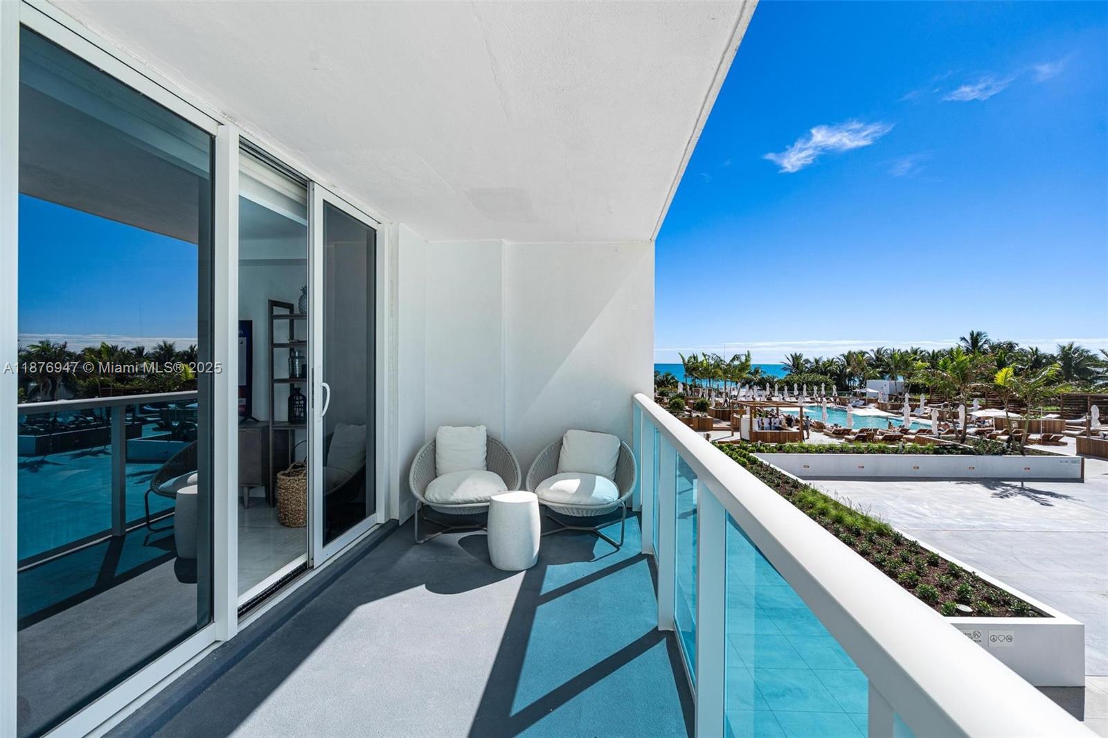 2301 Collins Ave # 303