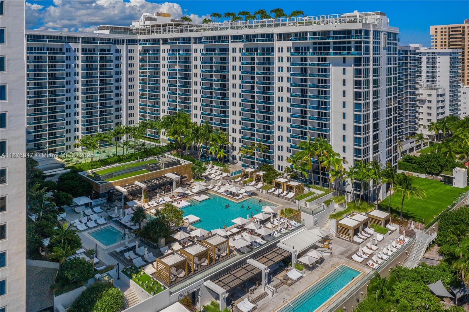 2301 Collins Ave # 303