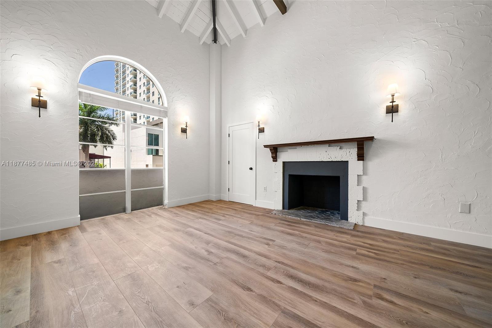 2411 Biscayne Blvd # 2