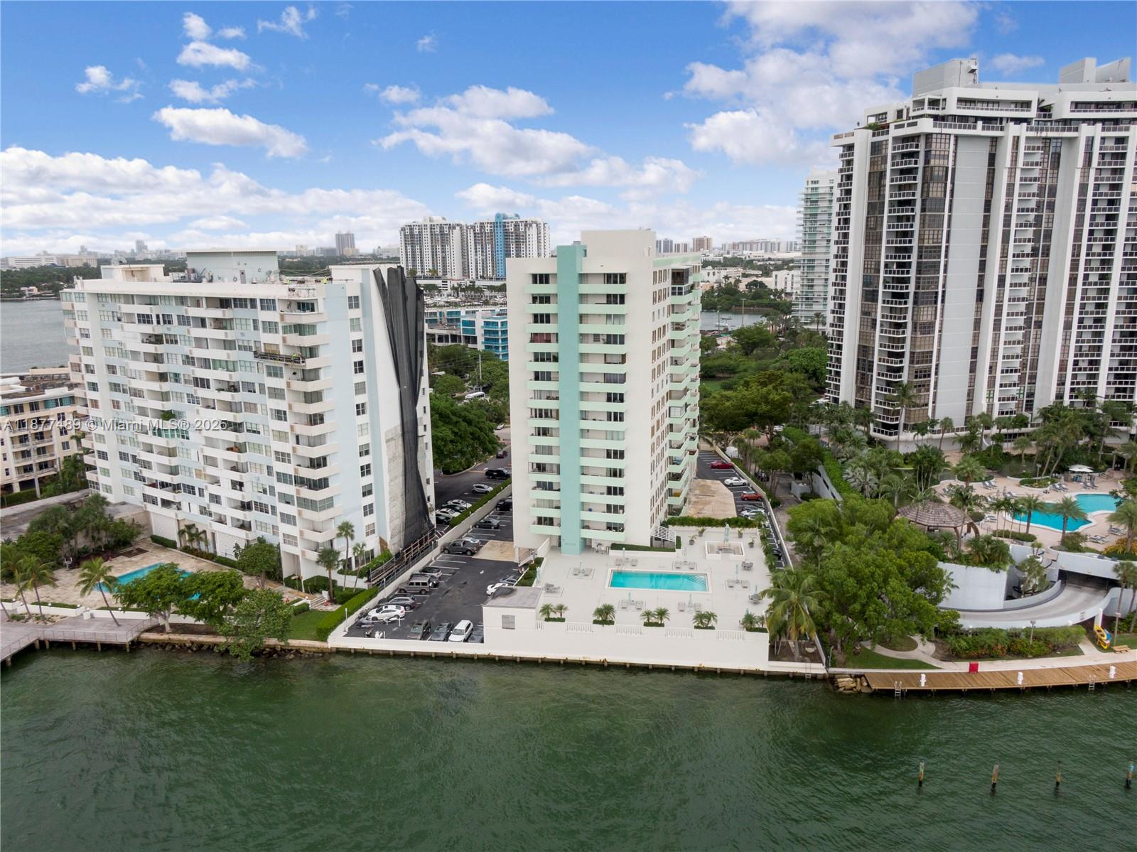 5 Island Ave # 11F