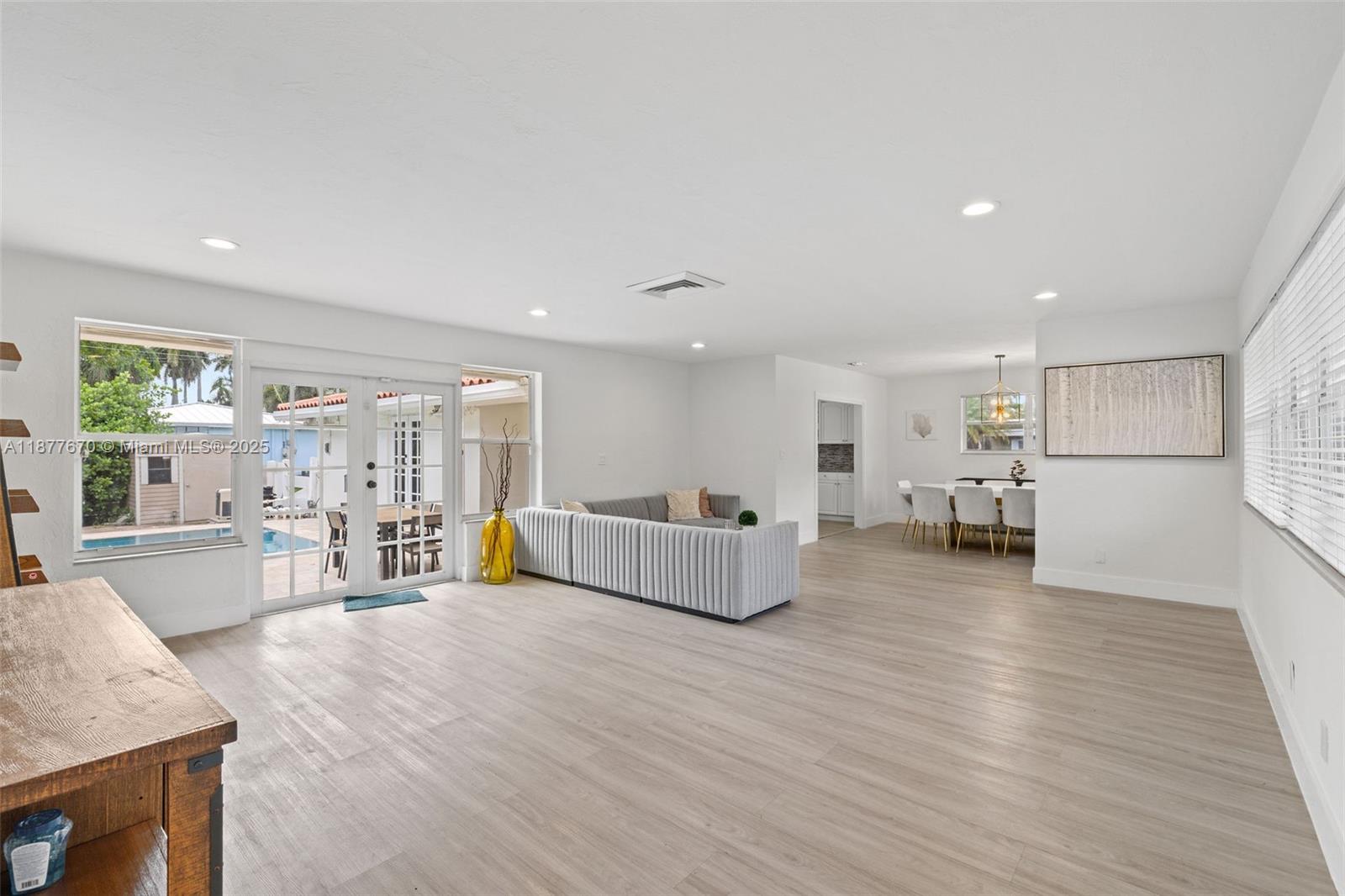 1254 Polk St