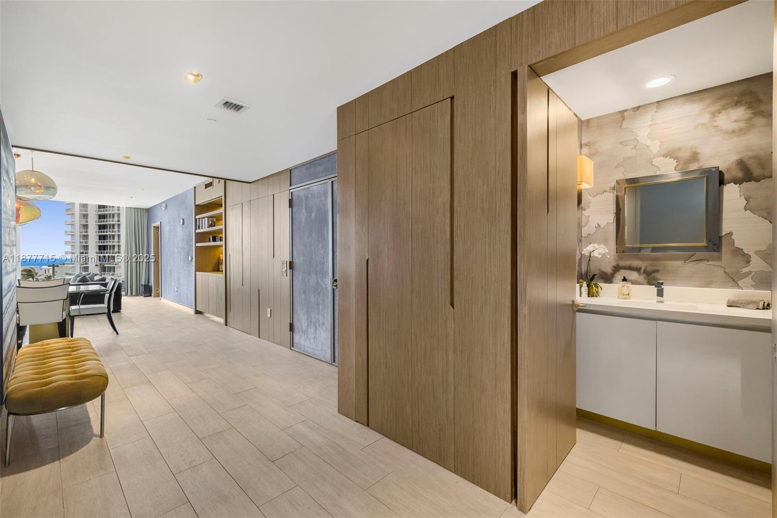 1 Collins Ave Unit: PH702