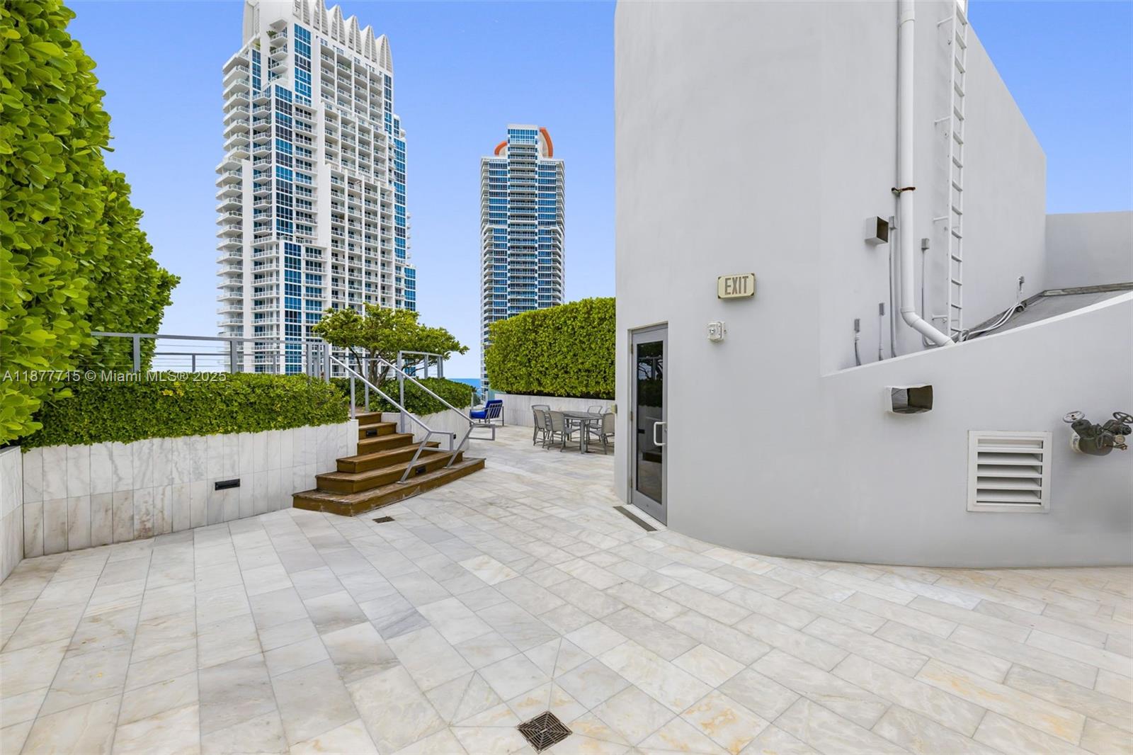 1 Collins Ave Unit: PH702