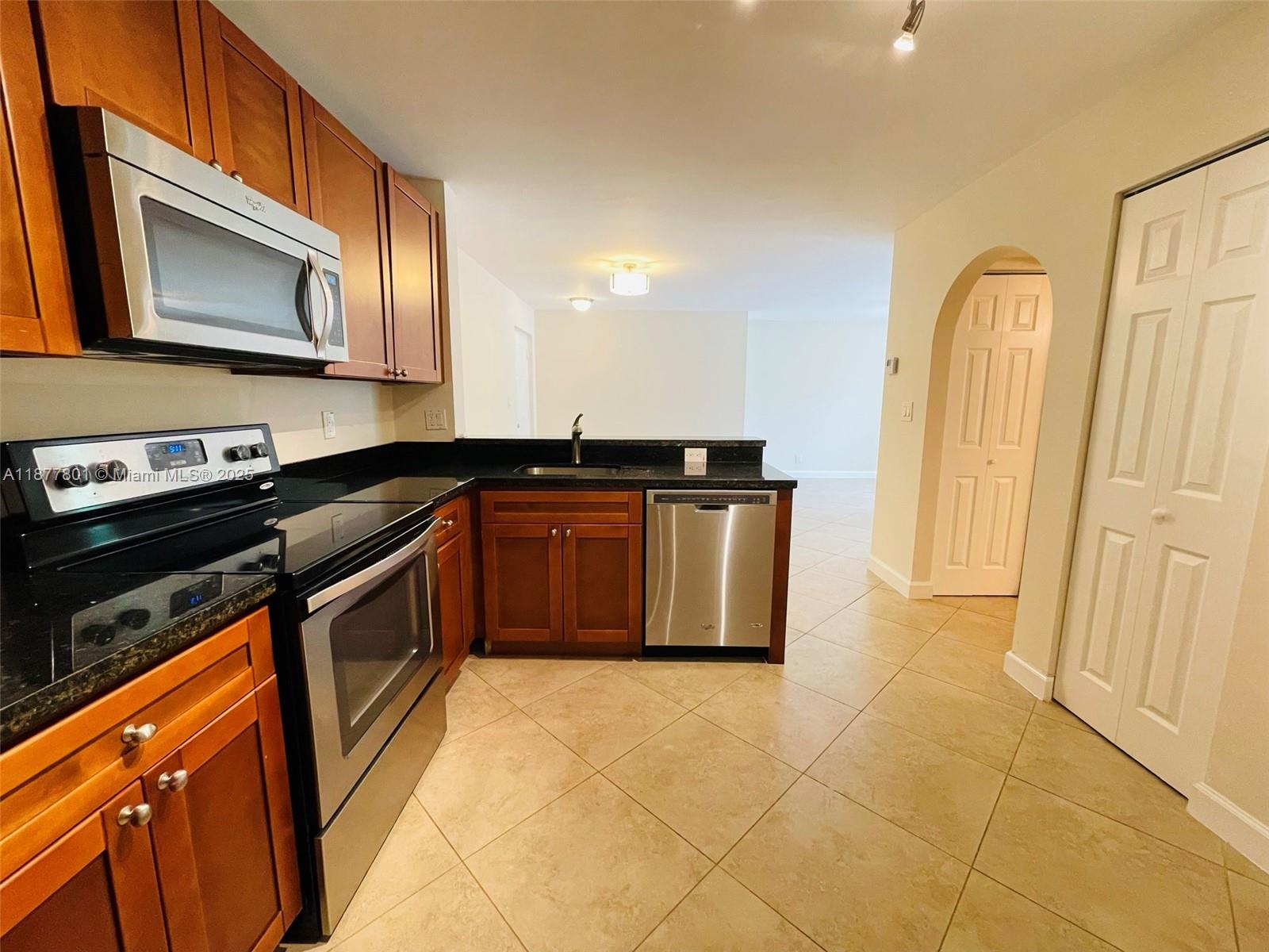 10101 W Sunrise Blvd # 204