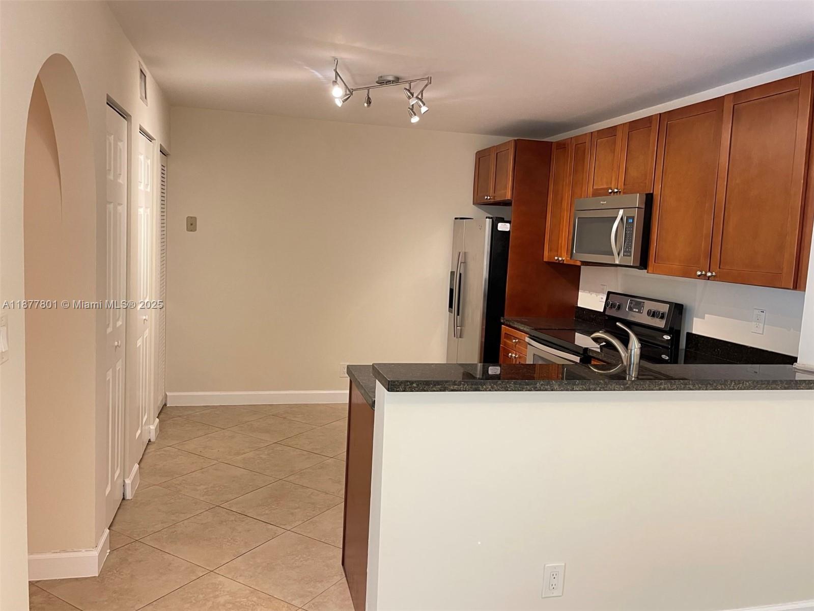 10101 W Sunrise Blvd # 204