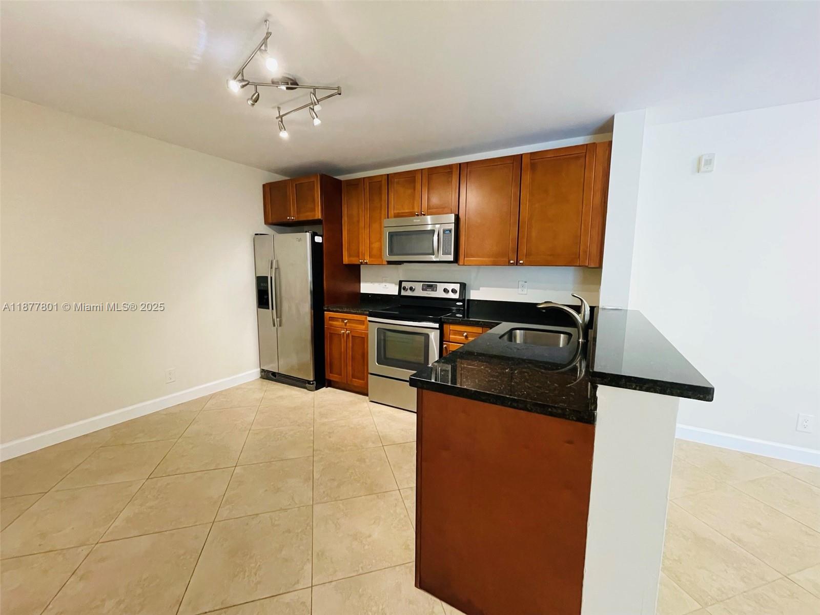 10101 W Sunrise Blvd # 204