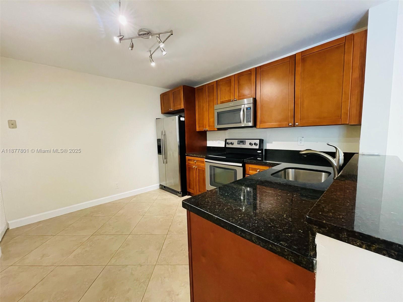 10101 W Sunrise Blvd # 204