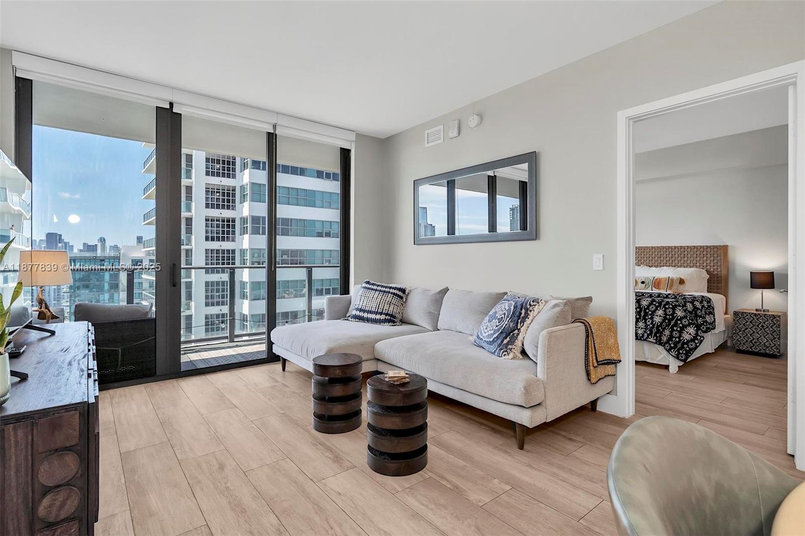 121 NE 34th St # 2502