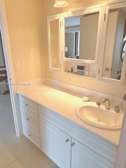 2333 Brickell Ave # 1710