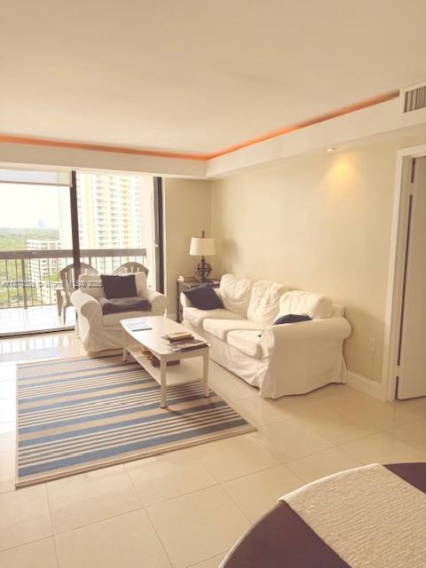 2333 Brickell Ave # 1710