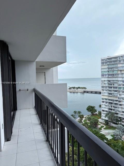 2333 Brickell Ave # 1710