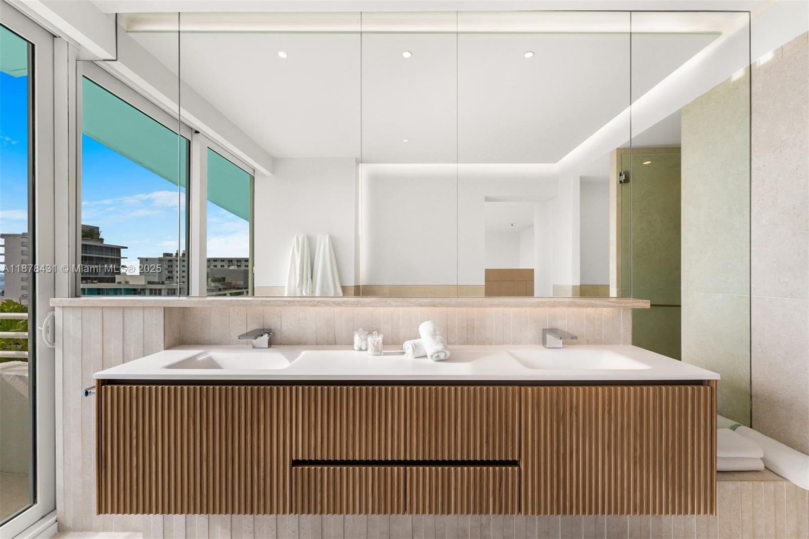 226 Ocean Dr Unit: 7F/7G
