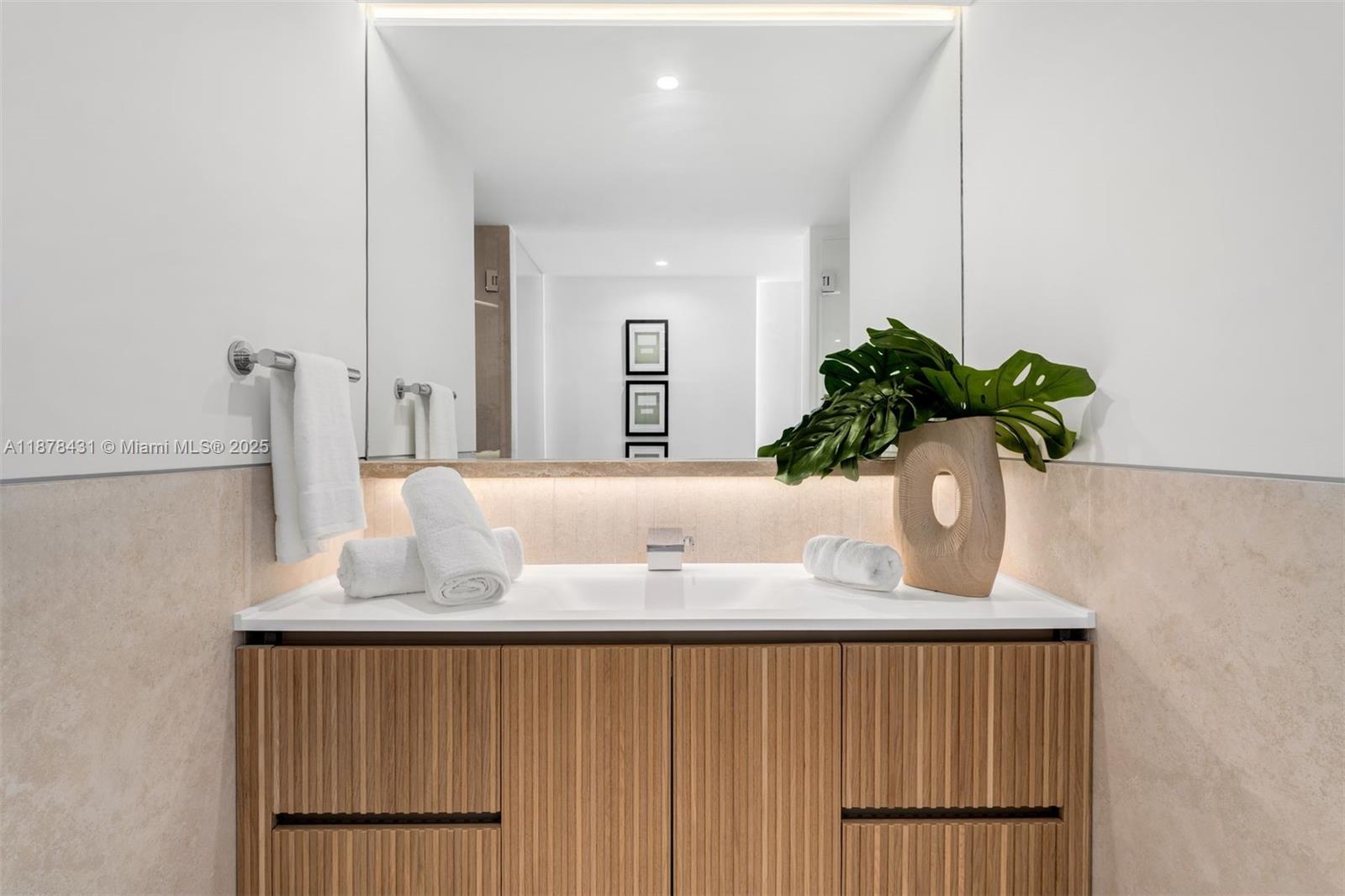 226 Ocean Dr Unit: 7F/7G