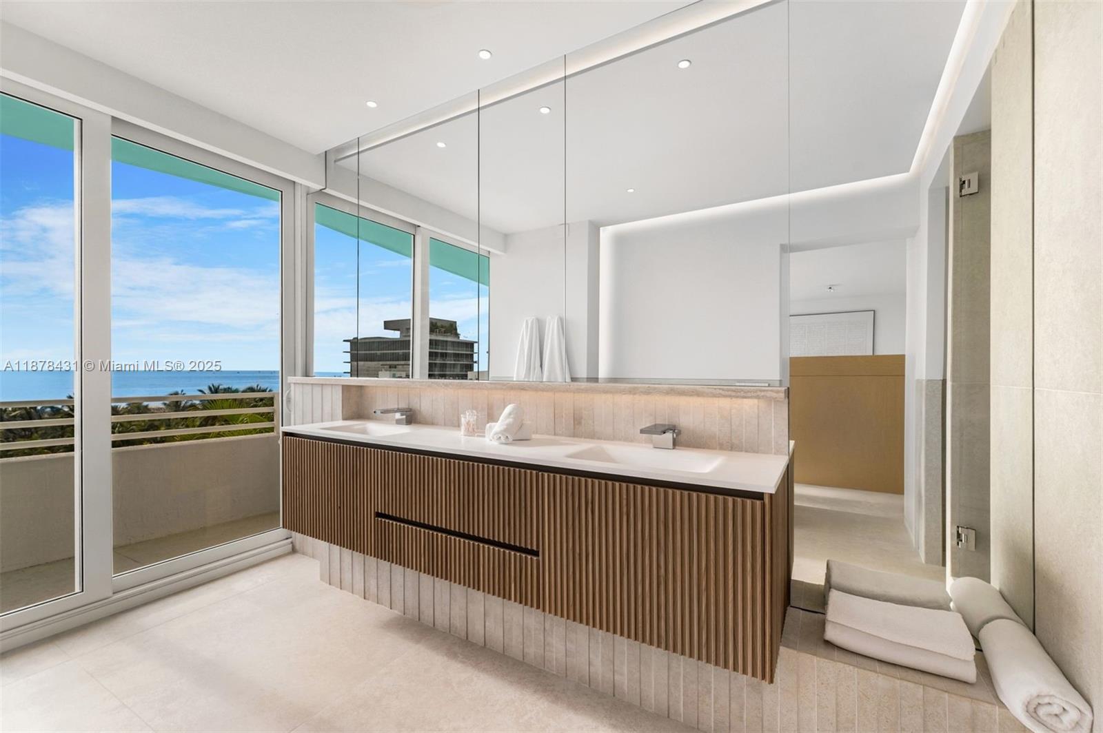 226 Ocean Dr Unit: 7F/7G