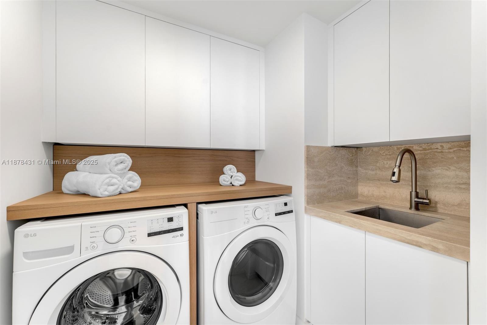 226 Ocean Dr Unit: 7F/7G