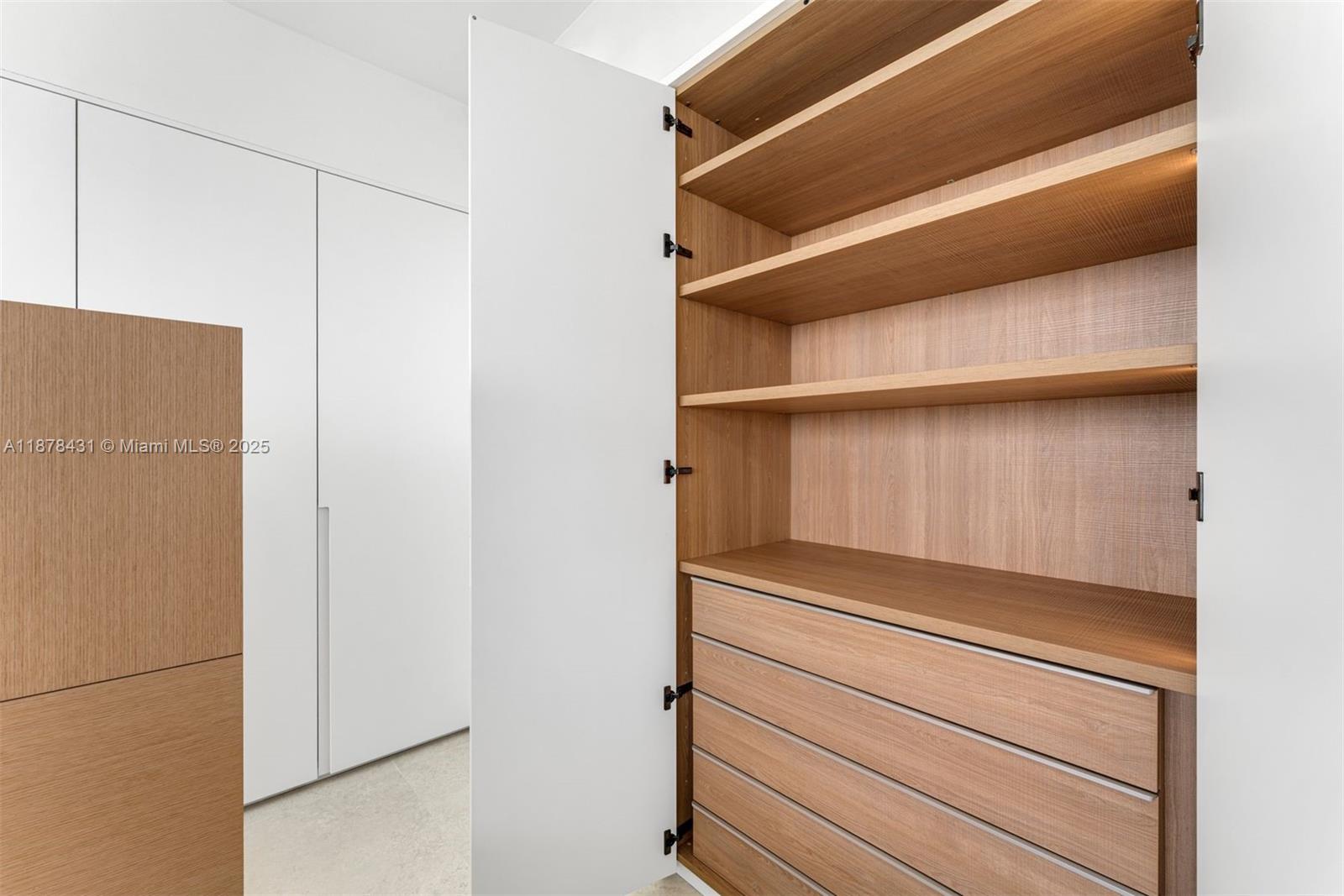 226 Ocean Dr Unit: 7F/7G