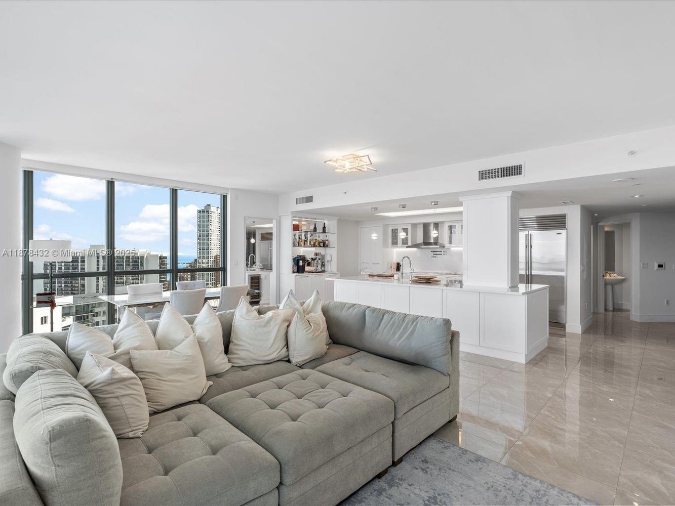 1331 Brickell Bay Dr # 1811