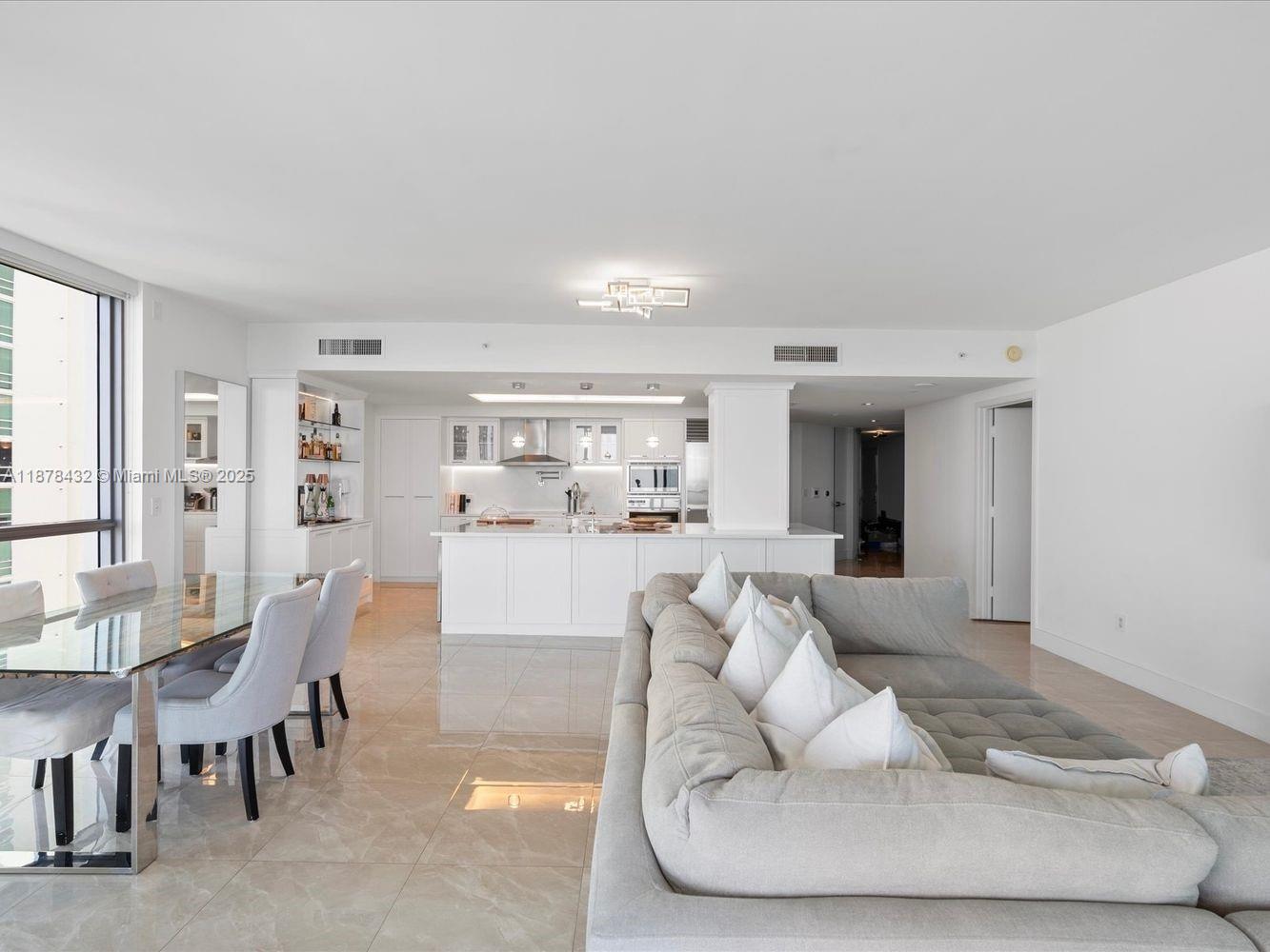 1331 Brickell Bay Dr # 1811