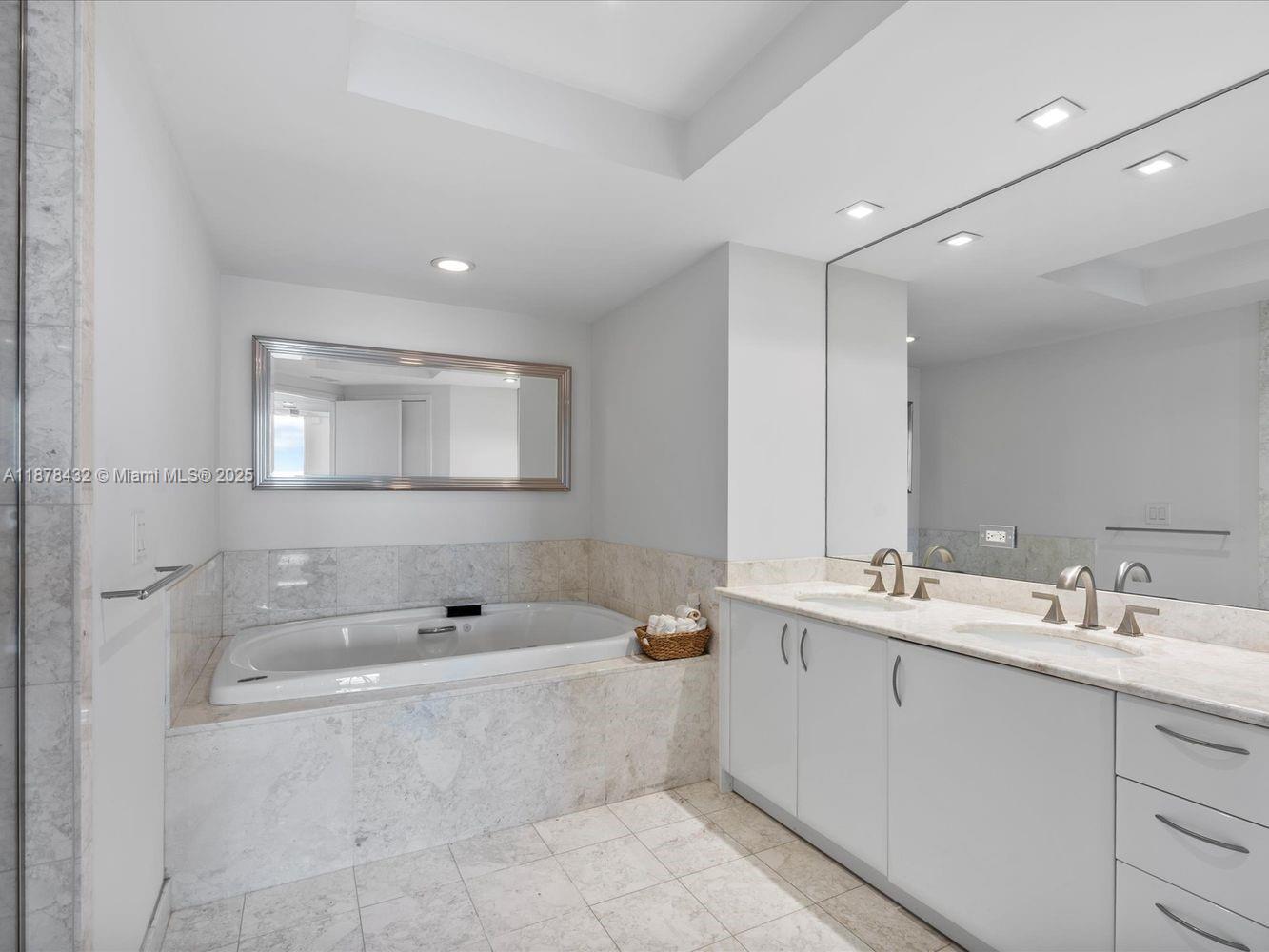 1331 Brickell Bay Dr # 1811