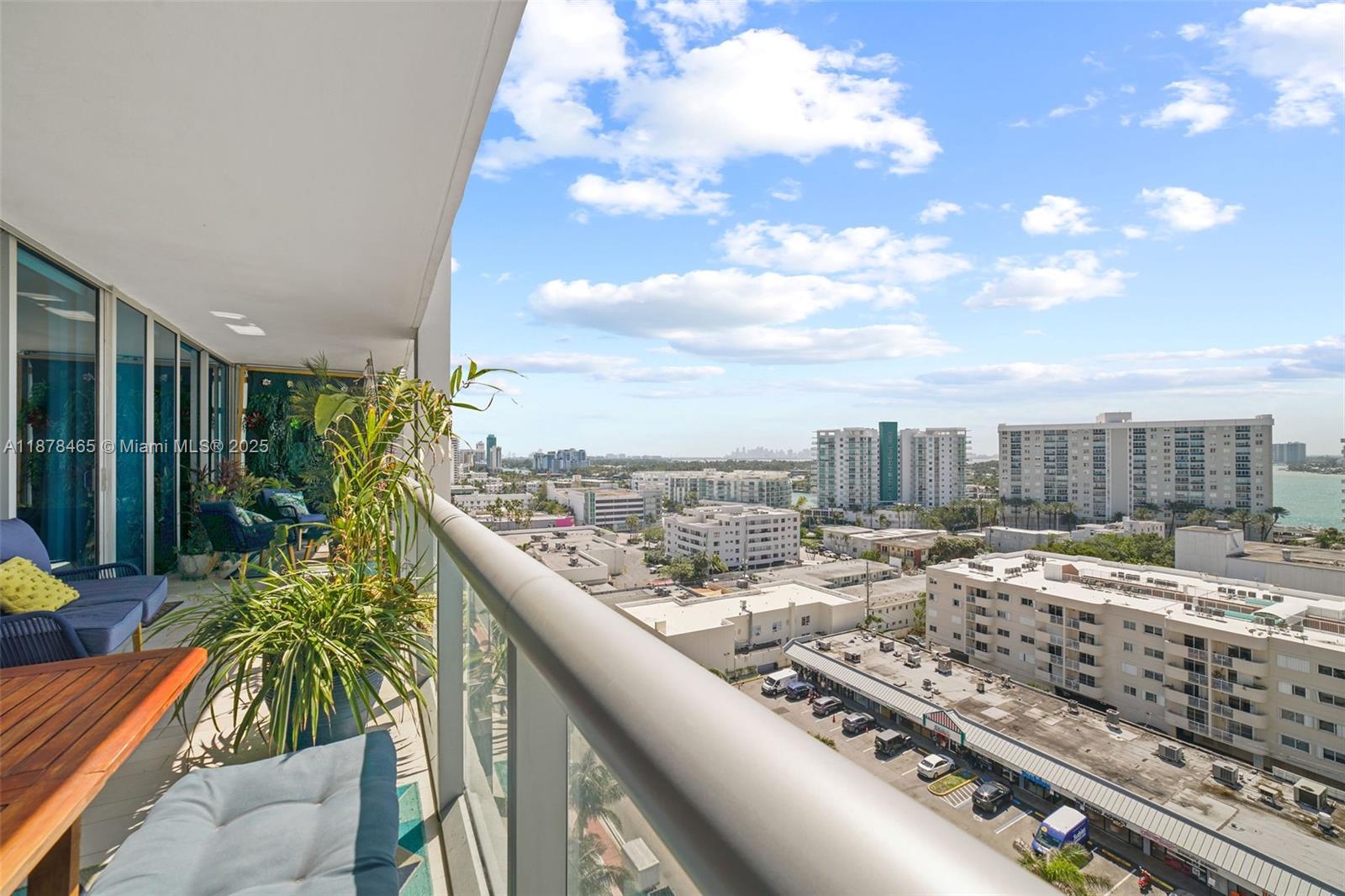 6799 Collins Ave # 1006