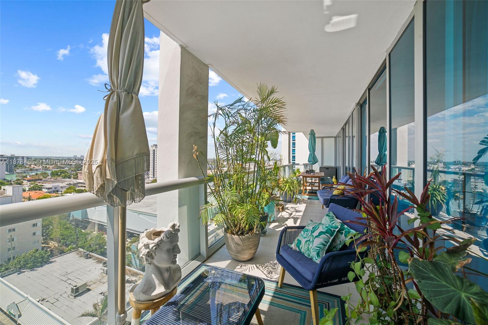 6799 Collins Ave # 1006