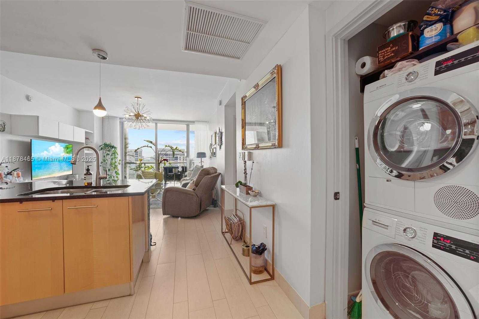 6799 Collins Ave # 1006
