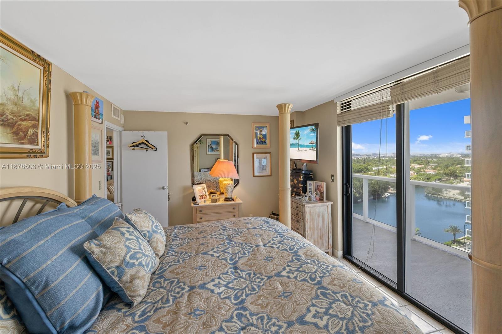 2401 Collins Ave # 1712
