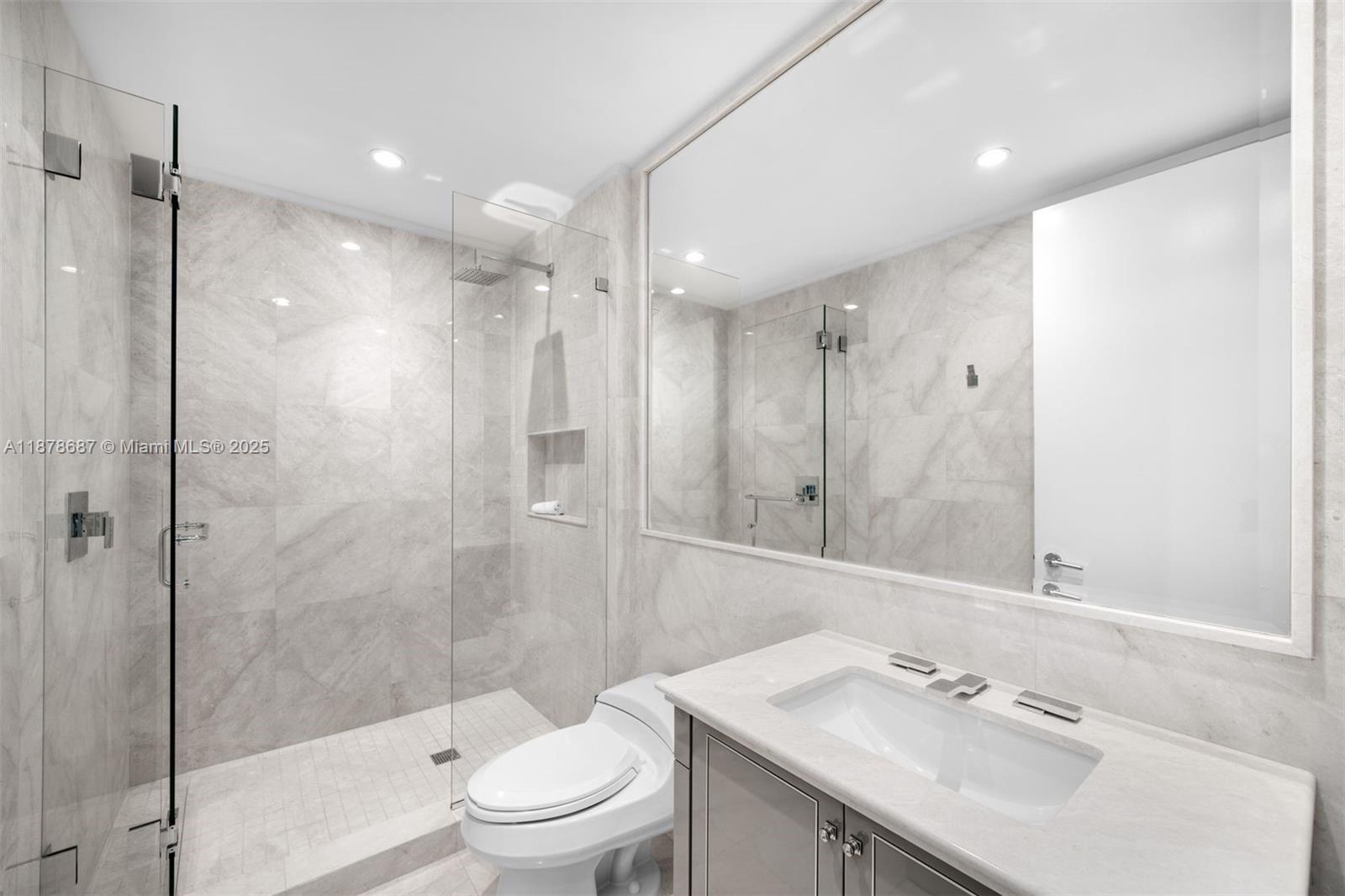 9349 Collins Ave # 406