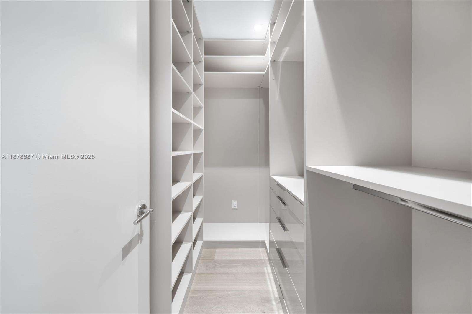 9349 Collins Ave # 406