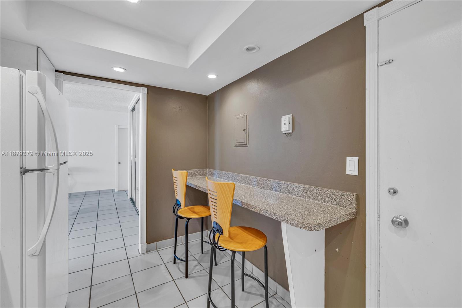 5005 Collins Ave # 616