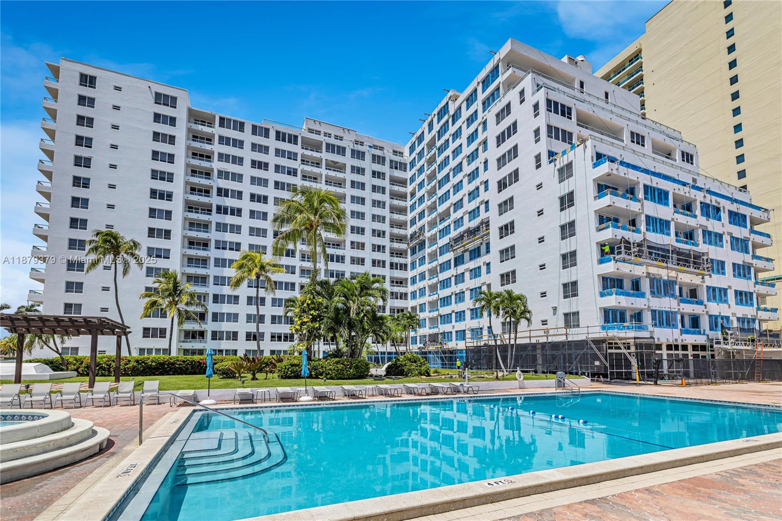 5005 Collins Ave # 616
