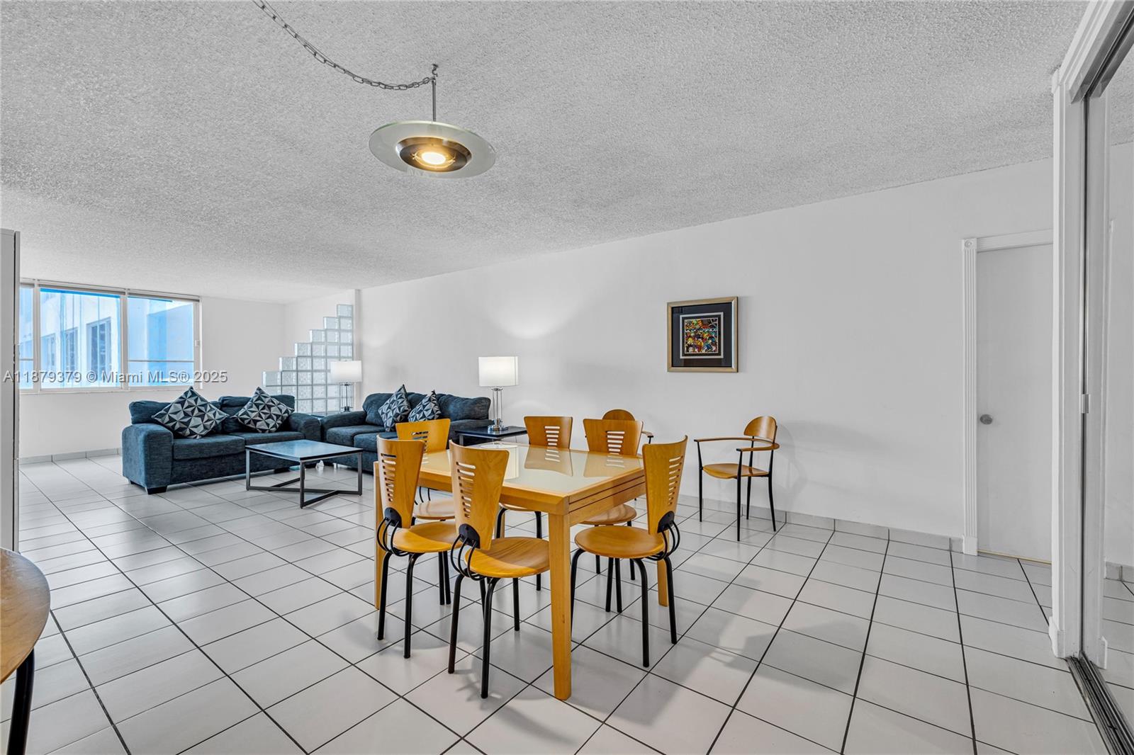 5005 Collins Ave # 616