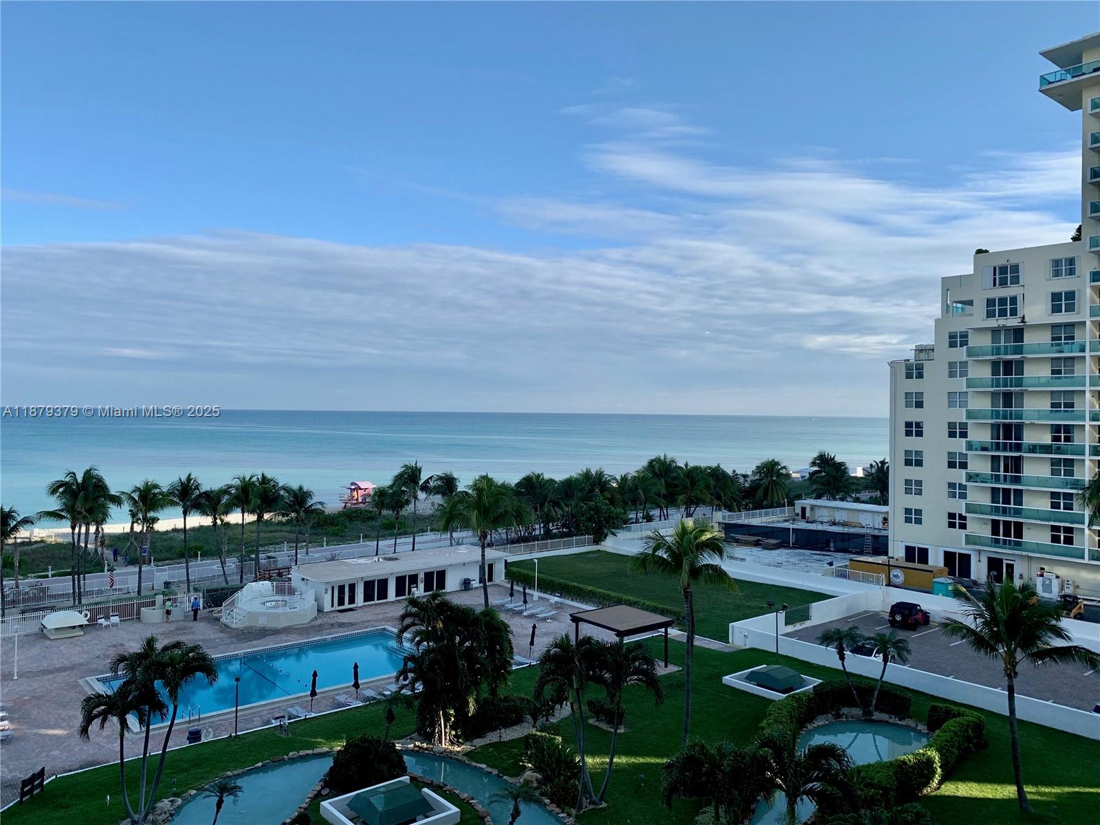 5005 Collins Ave # 616