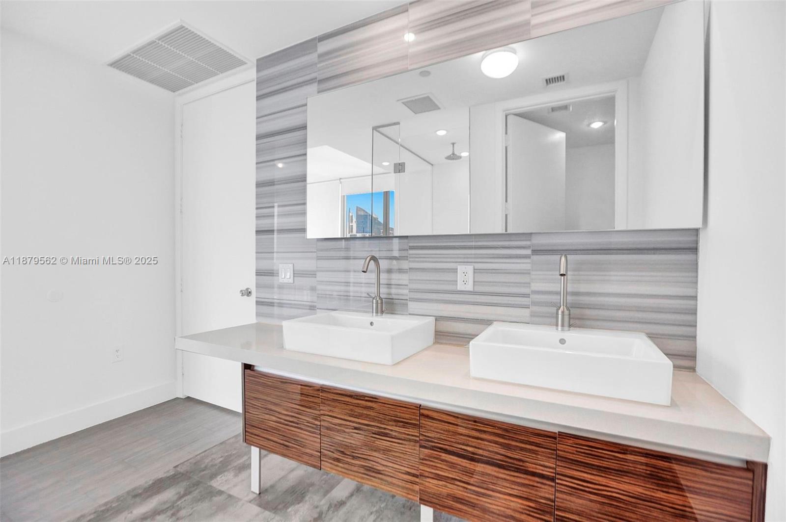 1100 Biscayne Blvd # 5307