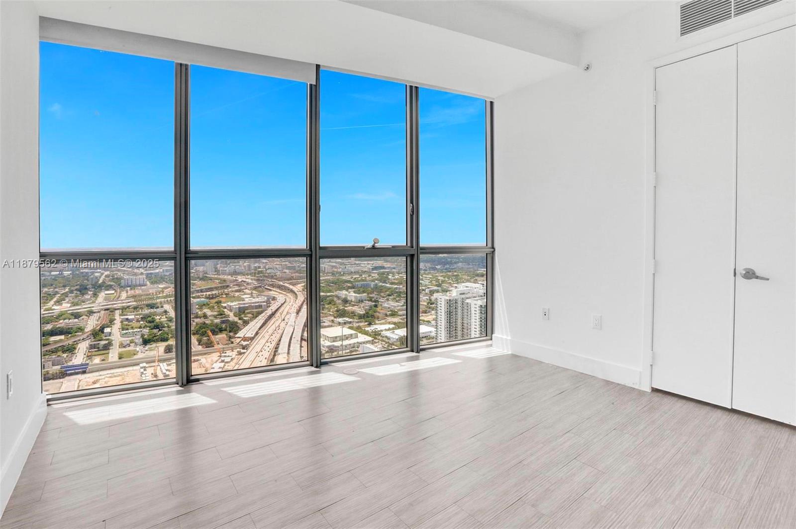 1100 Biscayne Blvd # 5307