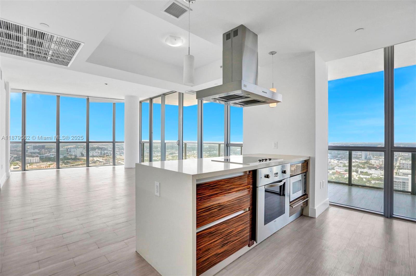 1100 Biscayne Blvd # 5307