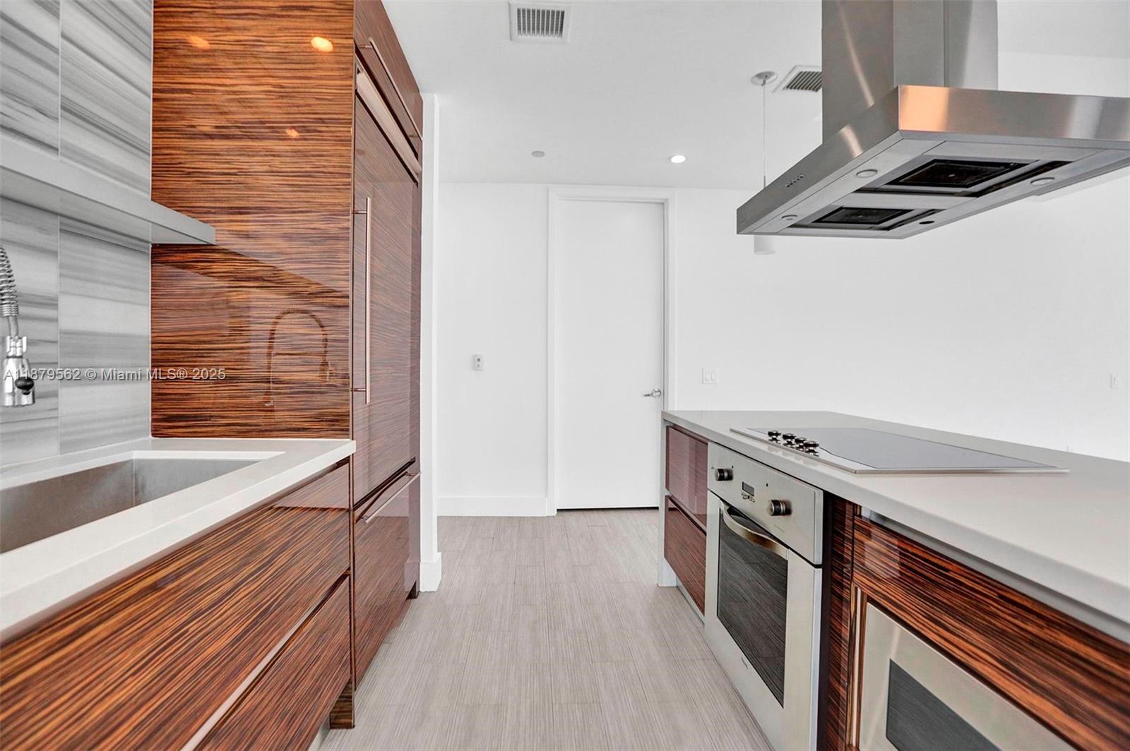 1100 Biscayne Blvd # 5307