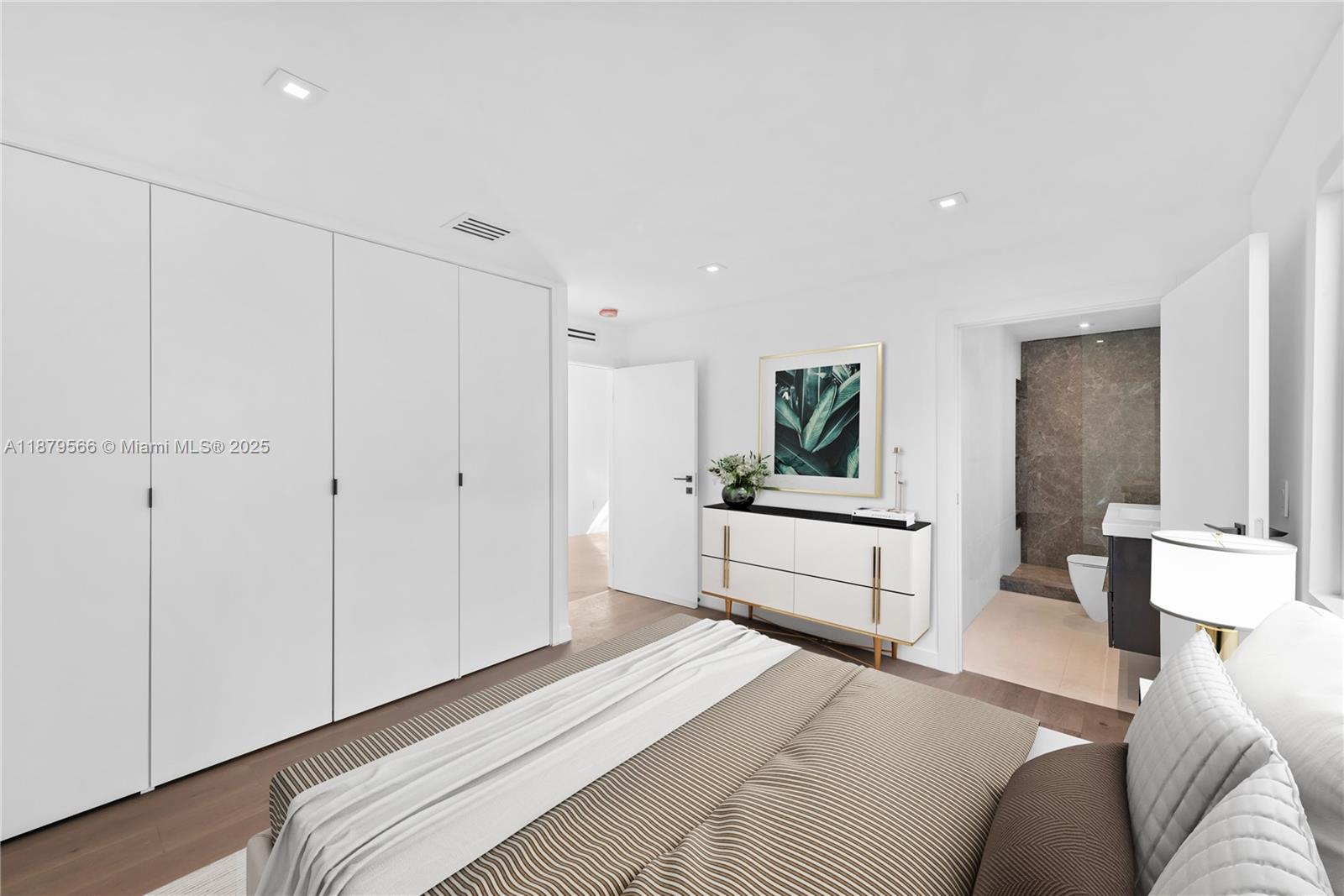 120 NE 49th St