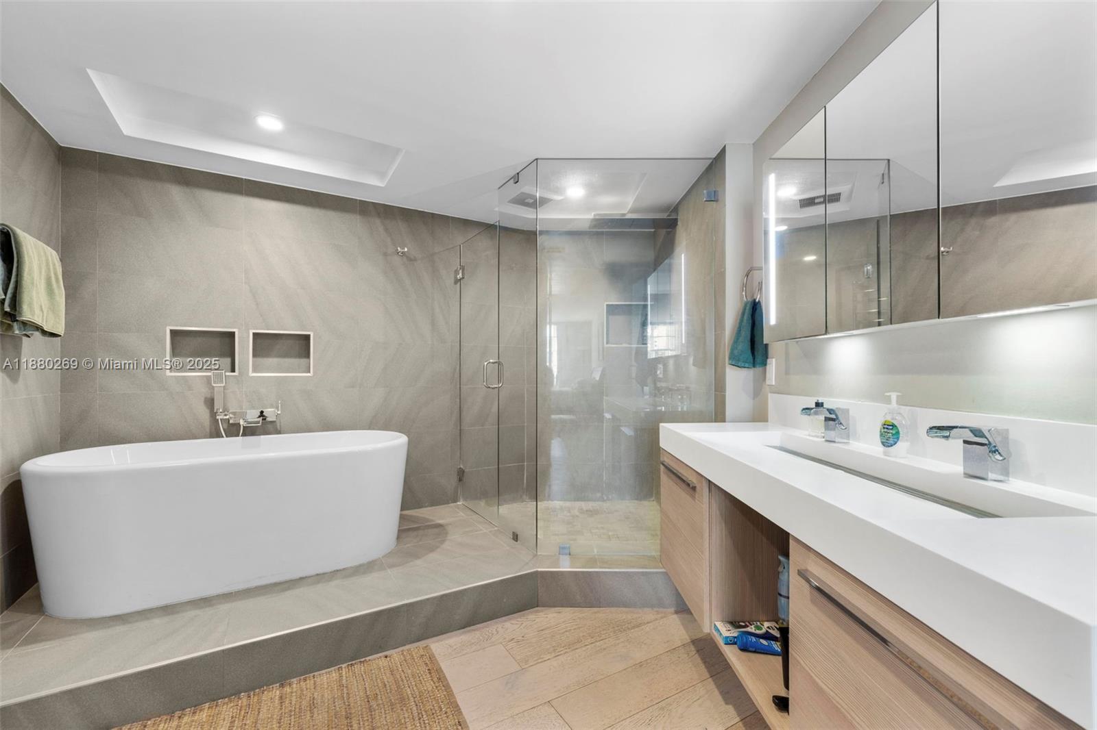 5660 Collins Ave # 2B