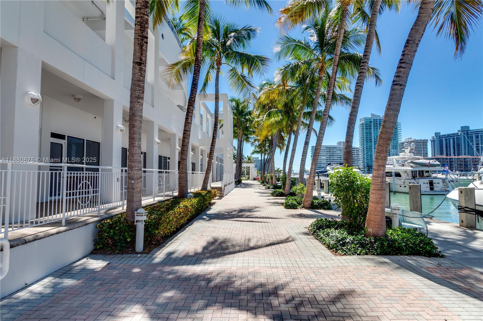 1800 Sunset Harbour Dr # 815
