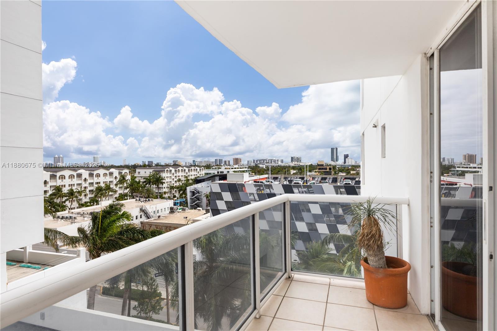 1800 Sunset Harbour Dr # 815