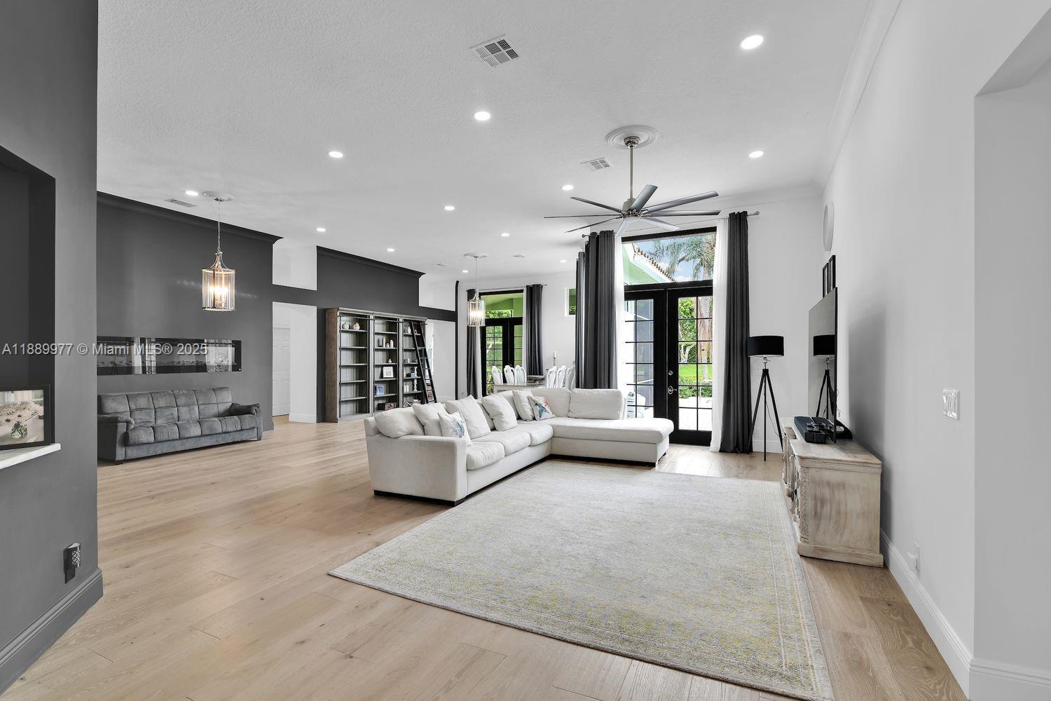 6622 Newport Lake Cir