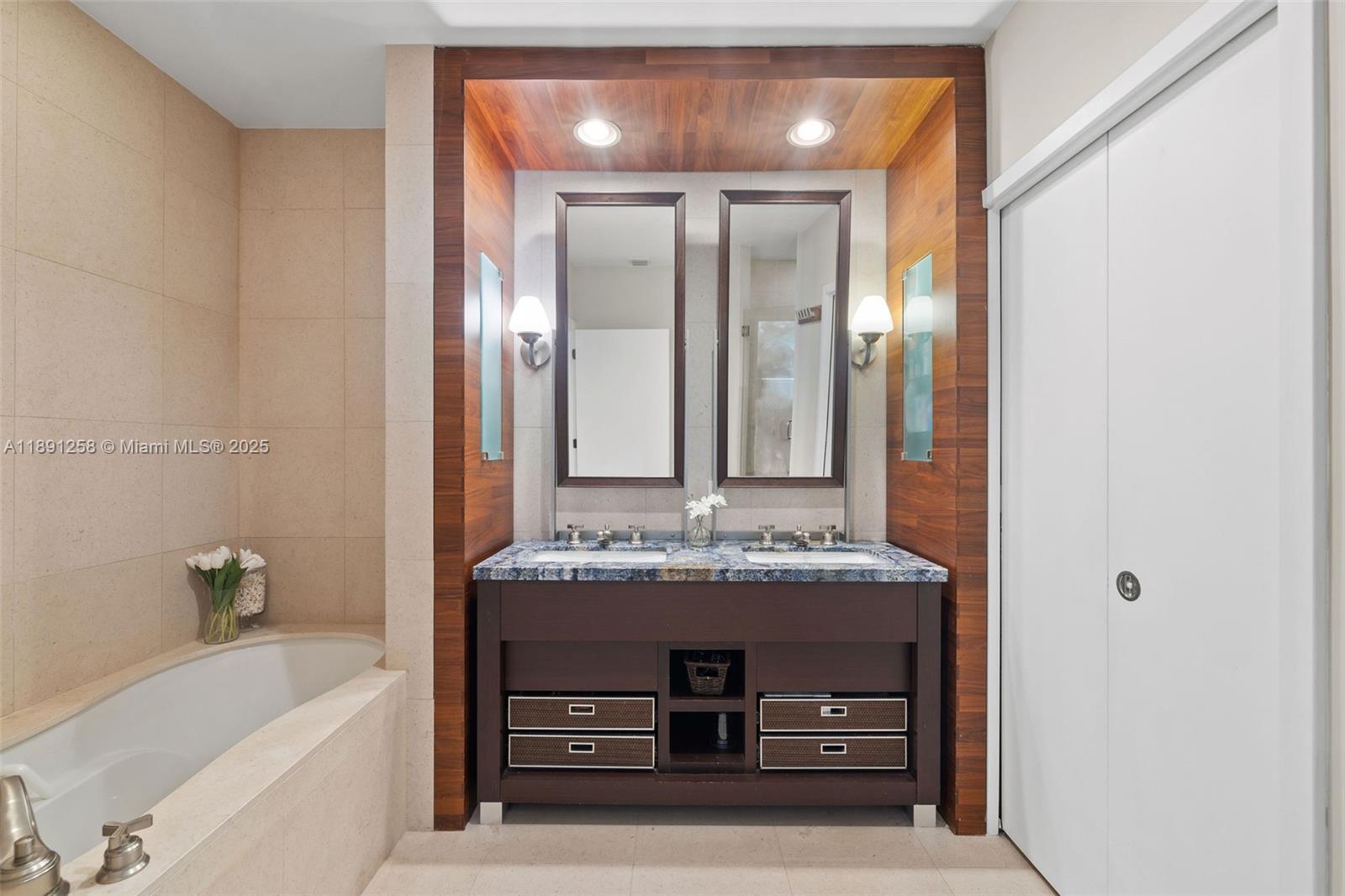 6799 Collins Ave # 209