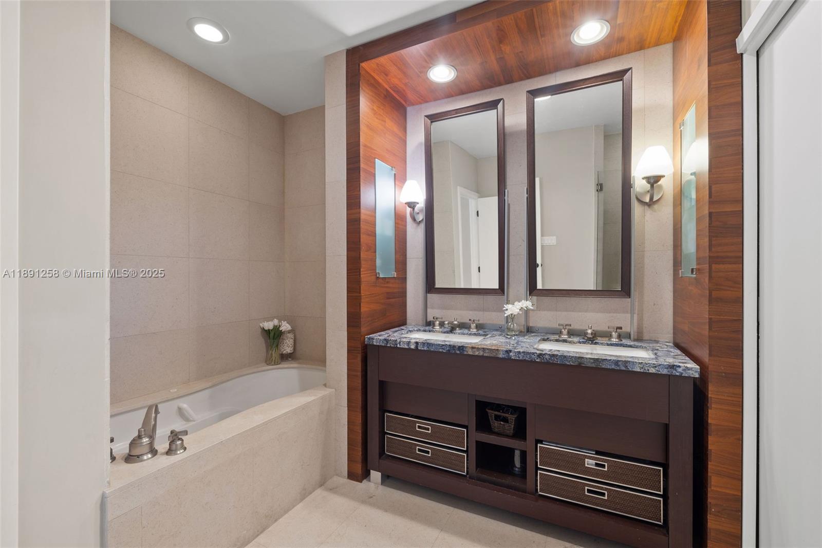 6799 Collins Ave # 209